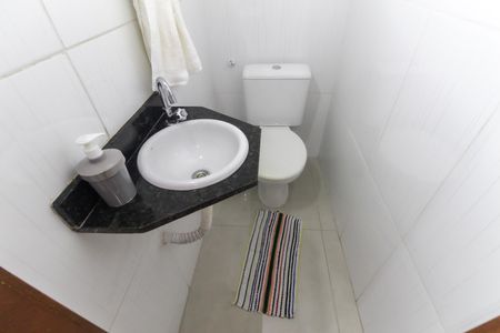 Casa de condomínio à venda com 64m², 2 quartos e 1 vagaLavabo