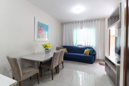 Sala de casa de condomínio para alugar com 2 quartos, 64m² em Itaquera, São Paulo