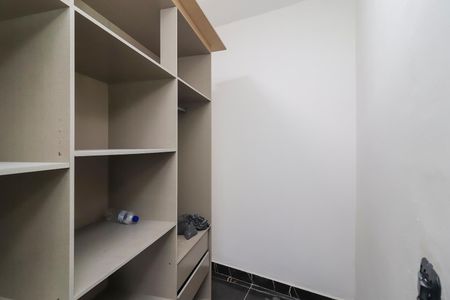 Casa à venda com 130m², 3 quartos e 4 vagasCloset da suíte 2