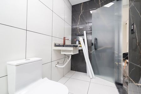 Casa à venda com 130m², 3 quartos e 4 vagasBanheiro da Suíte 2