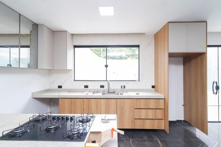 Casa à venda com 130m², 3 quartos e 4 vagasSala/Cozinha