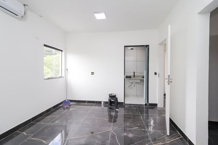 Casa à venda com 130m², 3 quartos e 4 vagasQuarto 2 - Suíte