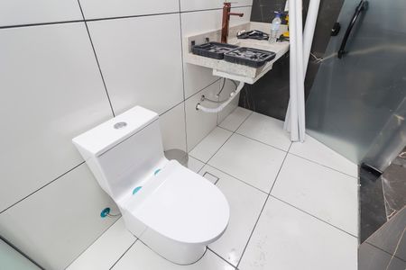 Casa à venda com 130m², 3 quartos e 4 vagasBanheiro da Suíte 2