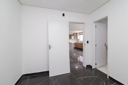 Casa à venda com 130m², 3 quartos e 4 vagasQuarto 1 - Suíte