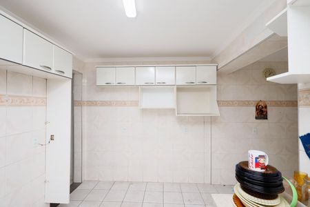 Casa para alugar com 100m², 2 quartos e 2 vagasCozinha - Armários