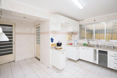 Casa para alugar com 100m², 2 quartos e 2 vagasCozinha - Armários