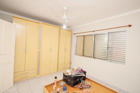 Casa para alugar com 100m², 2 quartos e 2 vagasQuarto 2