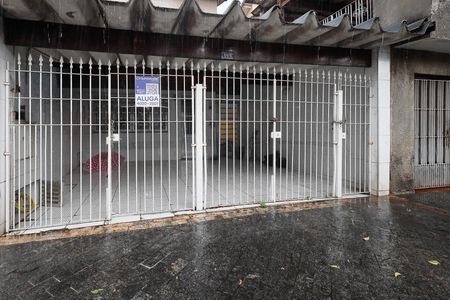 Casa para alugar com 100m², 2 quartos e 2 vagasFachada / Placa