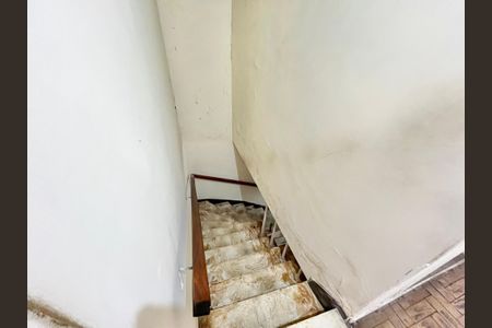 Casa à venda com 110m², 3 quartos e 1 vagaEscada