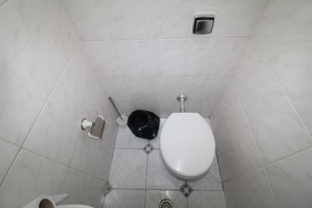 Casa à venda com 140m², 5 quartos e sem vagaLavabo