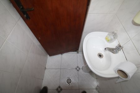 Casa à venda com 140m², 5 quartos e sem vagaLavabo