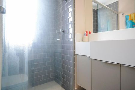 Apartamento à venda com 65m², 2 quartos e 2 vagasBanheiro da suíte