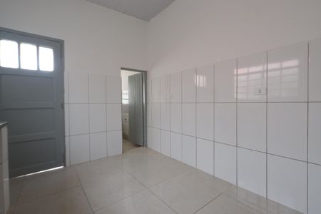 Sala e Cozinha de casa para alugar com 1 quarto, 27m² em Vila Alpina, São Paulo