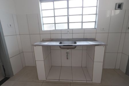 Sala e Cozinha de casa para alugar com 1 quarto, 27m² em Vila Alpina, São Paulo
