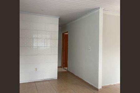 Sala de kitnet/studio para alugar com 1 quarto, 32m² em Senador Vasconcelos, Rio de Janeiro