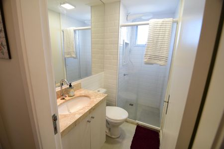 Apartamento para alugar com 55m², 2 quartos e 1 vaga Banheiro Social