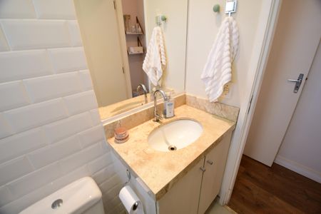 Apartamento para alugar com 55m², 2 quartos e 1 vaga Banheiro Suíte