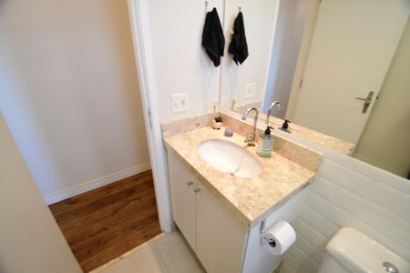 Apartamento para alugar com 55m², 2 quartos e 1 vaga Banheiro Social