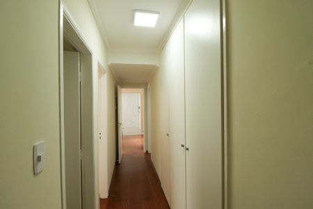 Apartamento à venda com 101m², 3 quartos e 1 vagaCorredor