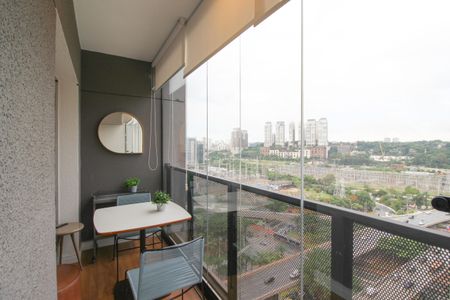Studio à venda com 32m², 1 quarto e sem vaga Studio à venda com 32m², 1 quarto e sem vagaVaranda