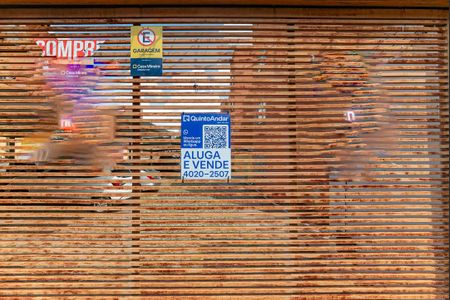 Apartamento para alugar com 60m², 2 quartos e 1 vagaPlaca instalada em06/03/2026 com o código VUSJ-50