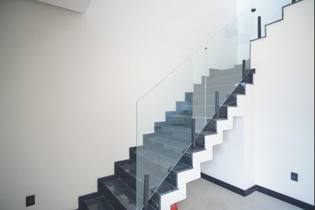 Escada - Acesso Quartos de casa de condomínio à venda com 3 quartos, 224m² em Sarandi, Porto Alegre