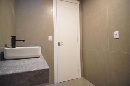 Casa de condomínio à venda com 224m², 3 quartos e 3 vagasBanheiro da Suíte 2