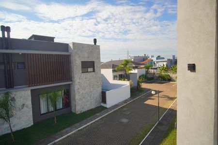 Casa de condomínio à venda com 224m², 3 quartos e 3 vagasVaranda - Vista