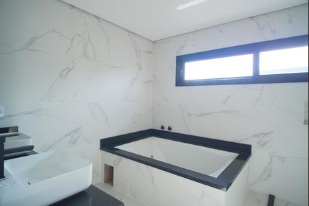 Casa de condomínio à venda com 224m², 3 quartos e 3 vagasBanheiro da Suíte 1