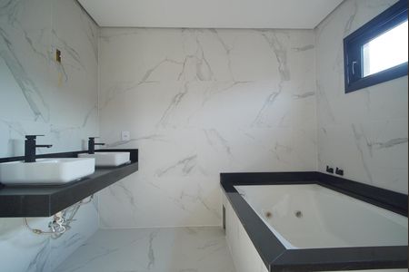 Casa de condomínio à venda com 224m², 3 quartos e 3 vagasBanheiro da Suíte 1