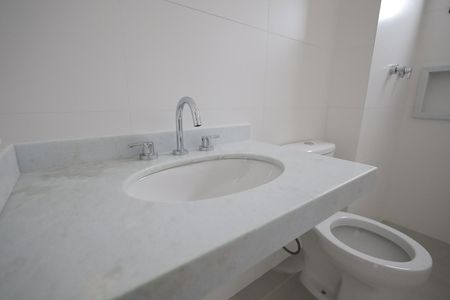 Apartamento à venda com 117m², 3 quartos e 2 vagas Apartamento à venda com 117m², 3 quartos e 2 vagasBanheiro Suíte 2