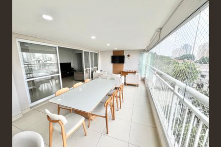 Apartamento à venda com 120m², 3 quartos e 2 vagas Apartamento à venda com 120m², 3 quartos e 2 vagasVaranda da Sala