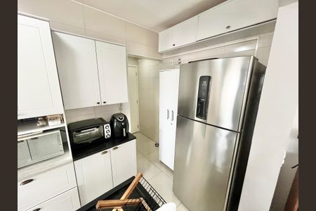 Apartamento à venda com 120m², 3 quartos e 2 vagas Apartamento à venda com 120m², 3 quartos e 2 vagasCozinha