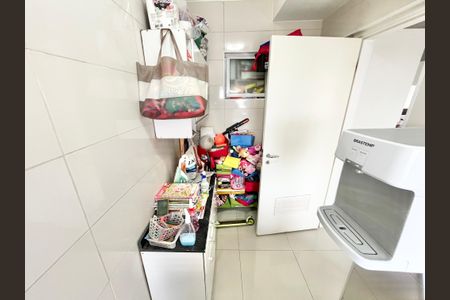 Apartamento à venda com 120m², 3 quartos e 2 vagas Apartamento à venda com 120m², 3 quartos e 2 vagasÁrea de Serviço