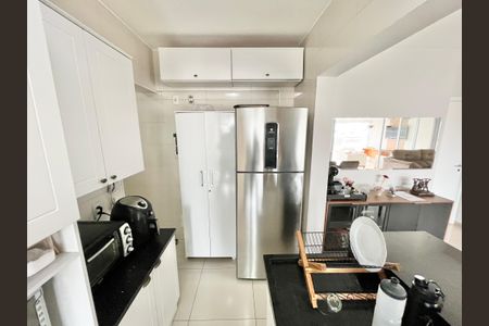 Apartamento à venda com 120m², 3 quartos e 2 vagas Apartamento à venda com 120m², 3 quartos e 2 vagasCozinha