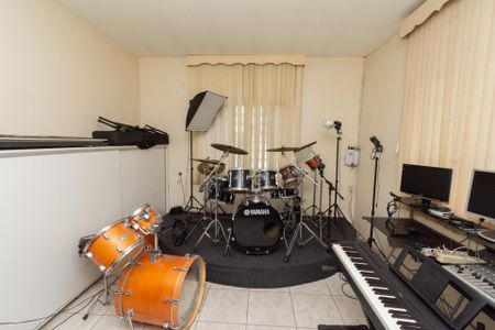 Casa à venda com 500m², 6 quartos e 3 vagasCasa2 - Sala 2