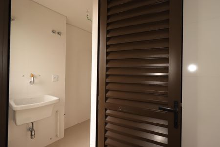 Apartamento à venda com 117m², 3 quartos e 2 vagasBanheiro de Serviço