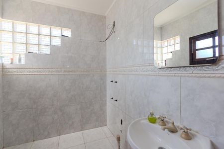 Casa à venda com 251m², 4 quartos e 2 vagas Casa à venda com 251m², 4 quartos e 2 vagasBanheiro da Suíte