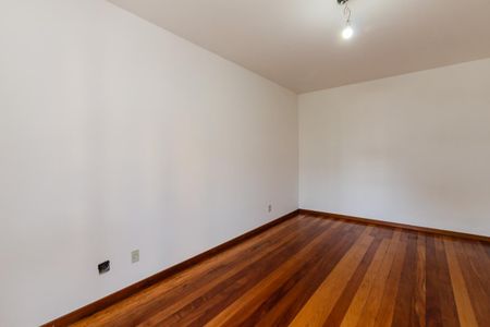 Casa à venda com 251m², 4 quartos e 2 vagas Casa à venda com 251m², 4 quartos e 2 vagasQuarto 3