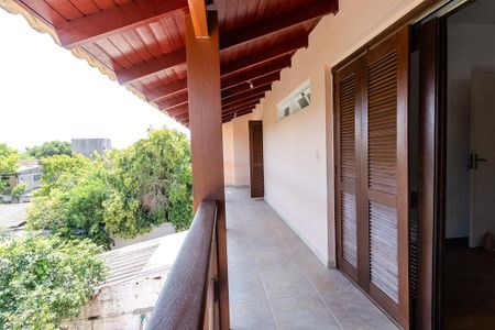 Casa à venda com 251m², 4 quartos e 2 vagas Casa à venda com 251m², 4 quartos e 2 vagasVaranda Quarto 3