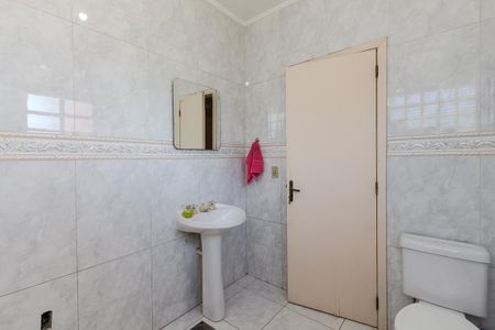 Casa à venda com 251m², 4 quartos e 2 vagas Casa à venda com 251m², 4 quartos e 2 vagasBanheiro da Suíte