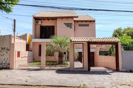 Casa à venda com 251m², 4 quartos e 2 vagas Casa à venda com 251m², 4 quartos e 2 vagasFachada