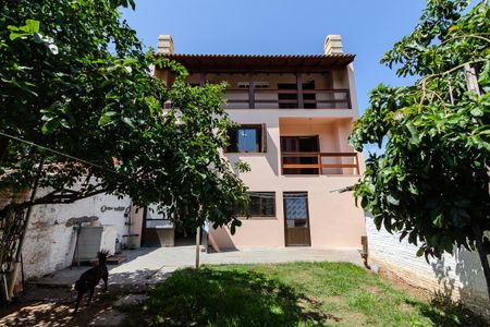 Casa à venda com 251m², 4 quartos e 2 vagas Casa à venda com 251m², 4 quartos e 2 vagasQuintal