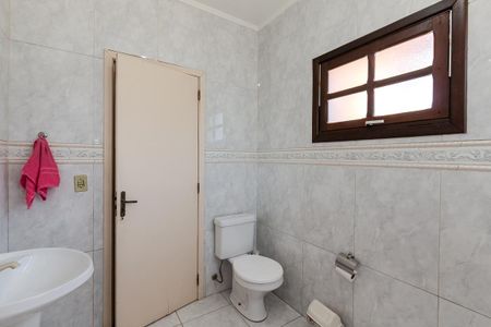 Casa à venda com 251m², 4 quartos e 2 vagas Casa à venda com 251m², 4 quartos e 2 vagasBanheiro da Suíte