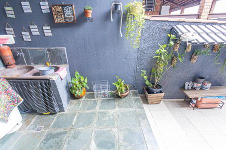 Casa para alugar com 221m², 2 quartos e 3 vagasarea de serviço / quintal