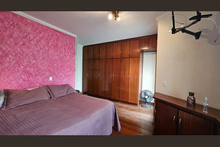 Casa à venda com 235m², 3 quartos e 4 vagasQuarto