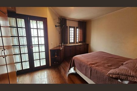 Casa à venda com 235m², 3 quartos e 4 vagasQuarto