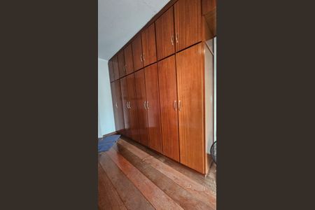 Casa à venda com 235m², 3 quartos e 4 vagasQuarto