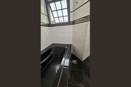 Casa à venda com 235m², 3 quartos e 4 vagasBanheiro