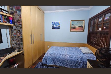 Casa à venda com 235m², 3 quartos e 4 vagasQuarto